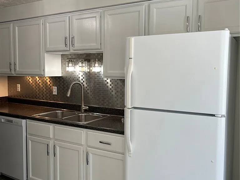 173 Wycliff Dr — Photo 3