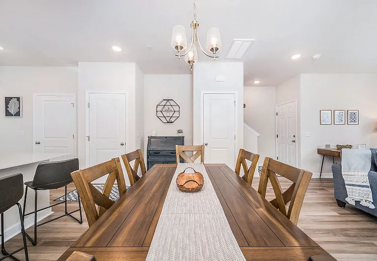 318 Lanyard St — Photo 11