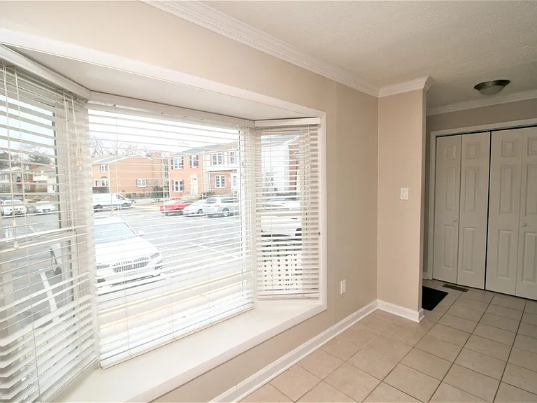 118 Middle Point Ct — Photo 8