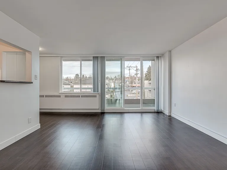 695 SE Marine Dr #605 — Photo 14