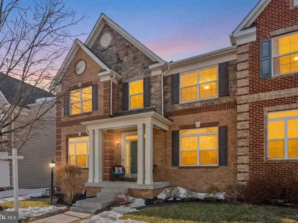 25243 Barley Grass Sq, Aldie, VA 20105