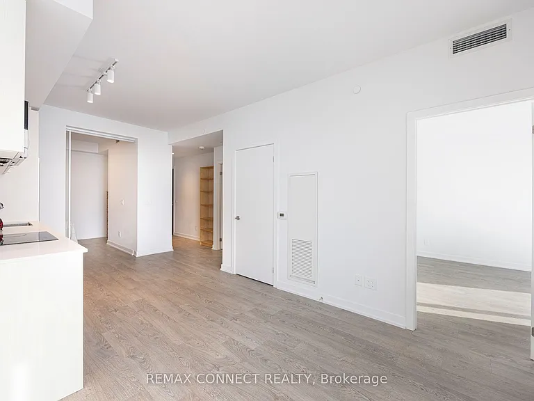 1926 Lake Shore Blvd W #2208 — Photo 5