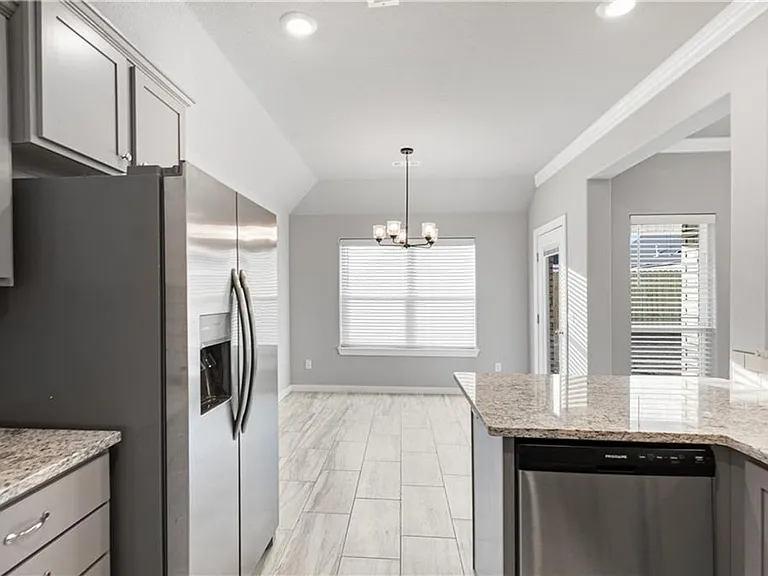 410 Peach Ave — Photo 18