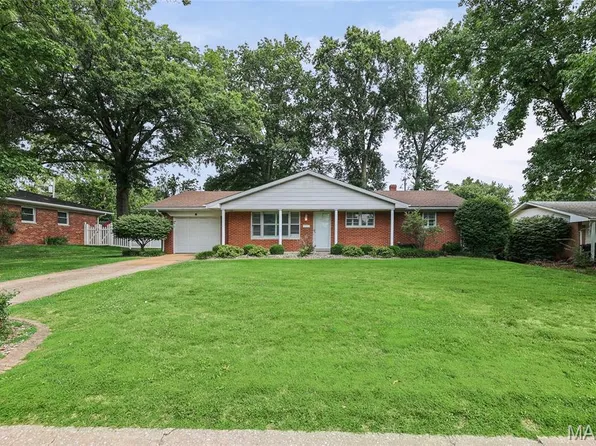 409 Springdale Dr, Belleville, IL 62223