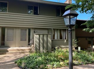 58 Walden St, Burnsville, MN 55337