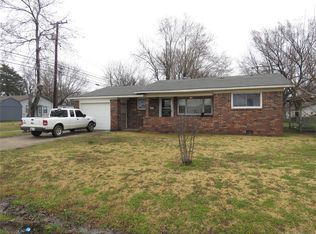 112 SE 3rd St, Checotah, OK 74426