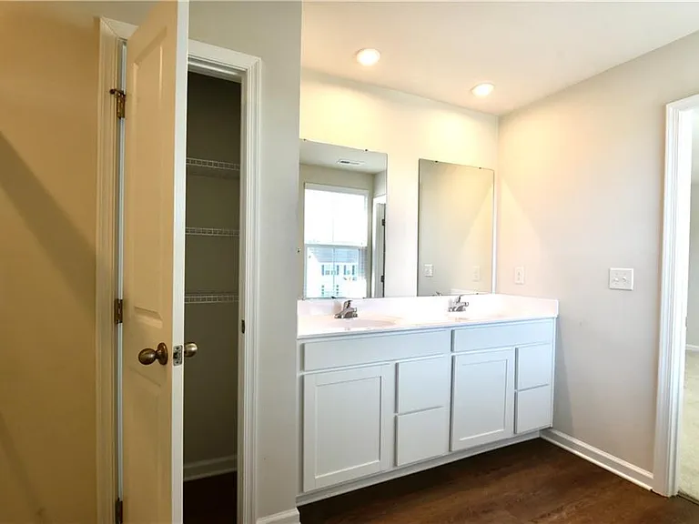 8421 Limerick Ln — Photo 21