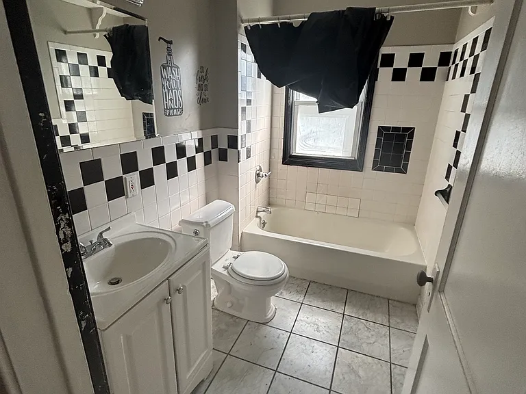 310 Crestwood Ave #1 — Photo 6