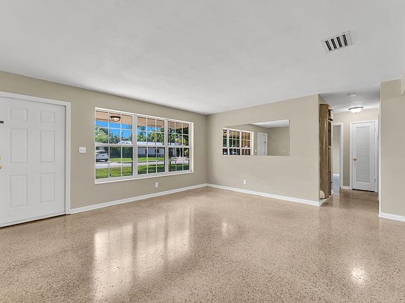 4th image of 4451 NE 17th Avenue