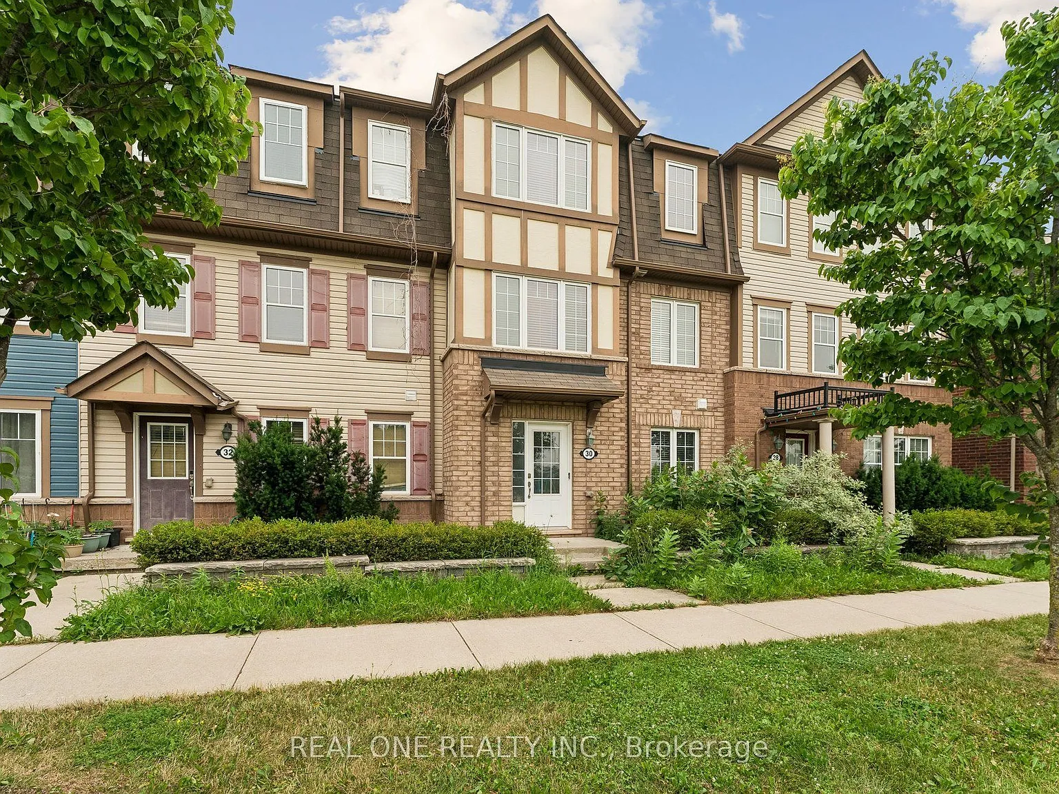 3 bed, $3,000 — Photo 2