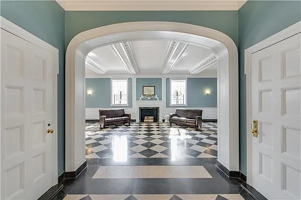 Sold by Exclusive Properties Sotheby's International Realty | media 1