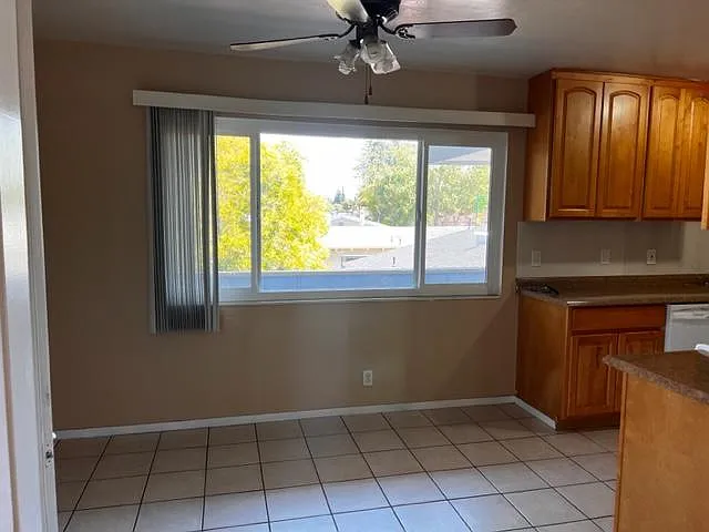 216 Bancroft Ave — Photo 6