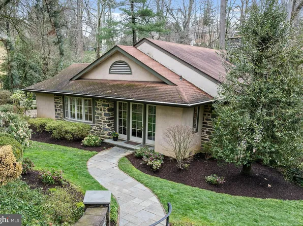 217 Winsor Ln, Haverford, PA 19041