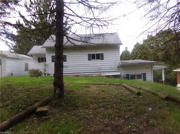 911 Armstrong Ln, East Liverpool, OH 43920