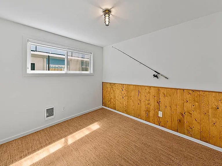 Riverside Apartments — Photo 17