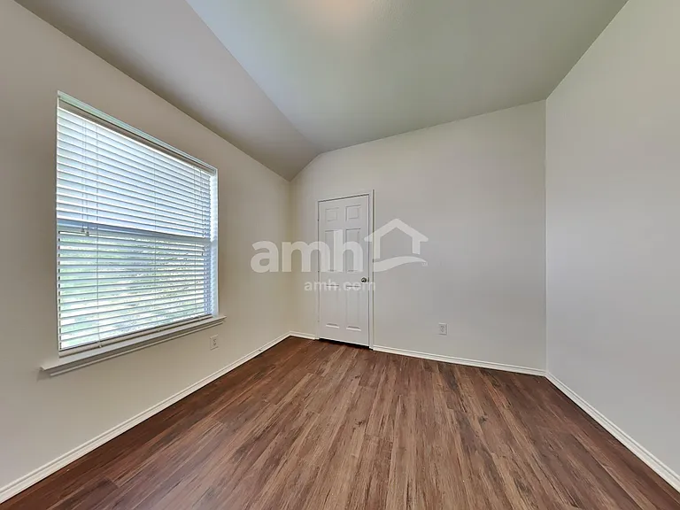 429 Bell Dr — Photo 17