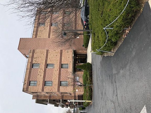 2nd image of 1835 Needham Ave APT 4J