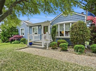 4 Bacon Lane, Babylon, NY 11702