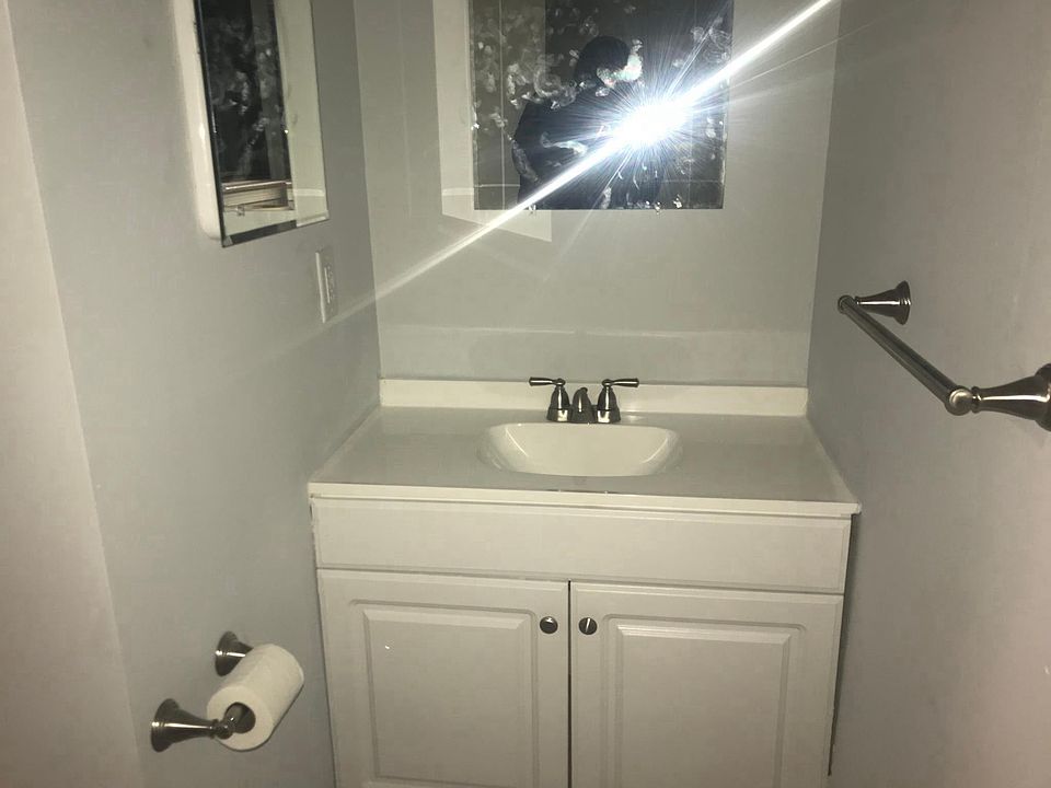 2nd image of 71 Hampshire Rd