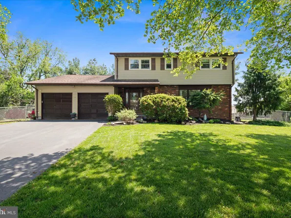 19 Strassberg Ct, Hamilton, NJ 08690