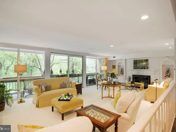 4956 Sentinel Dr APT 306, Bethesda, MD 20816