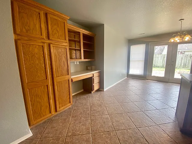 3225 Silverton St — Photo 9