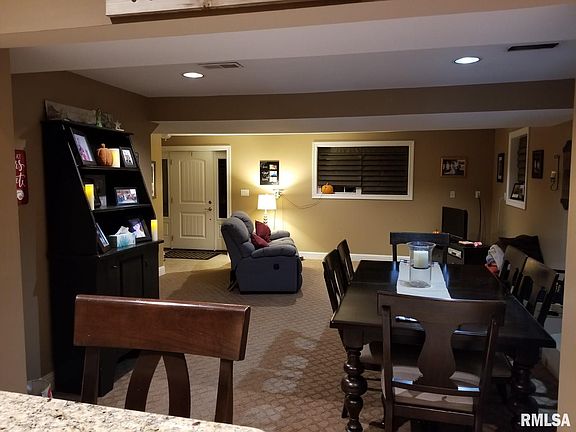 4th image of 11 Lakeview Dr