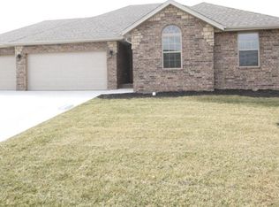 1302 E Highview Dr, Ozark, MO 65721