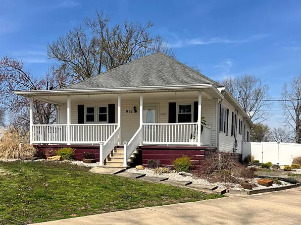 912 Maxwell Ave, Washington, IN 47501