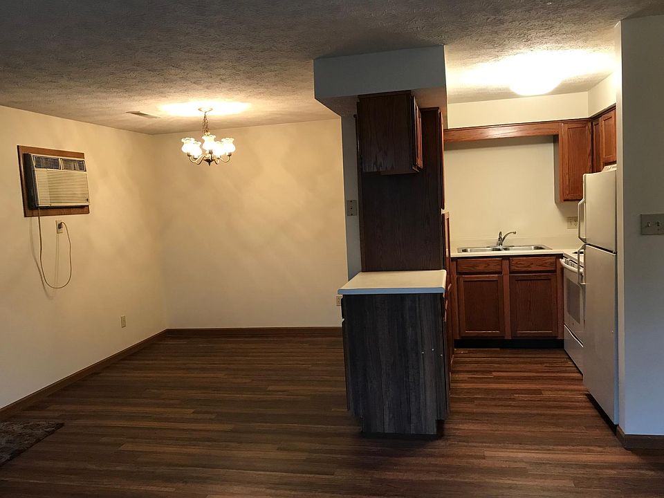 Kitchen/Dining Area