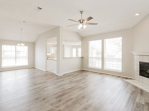 4th image of 1002 Aries St