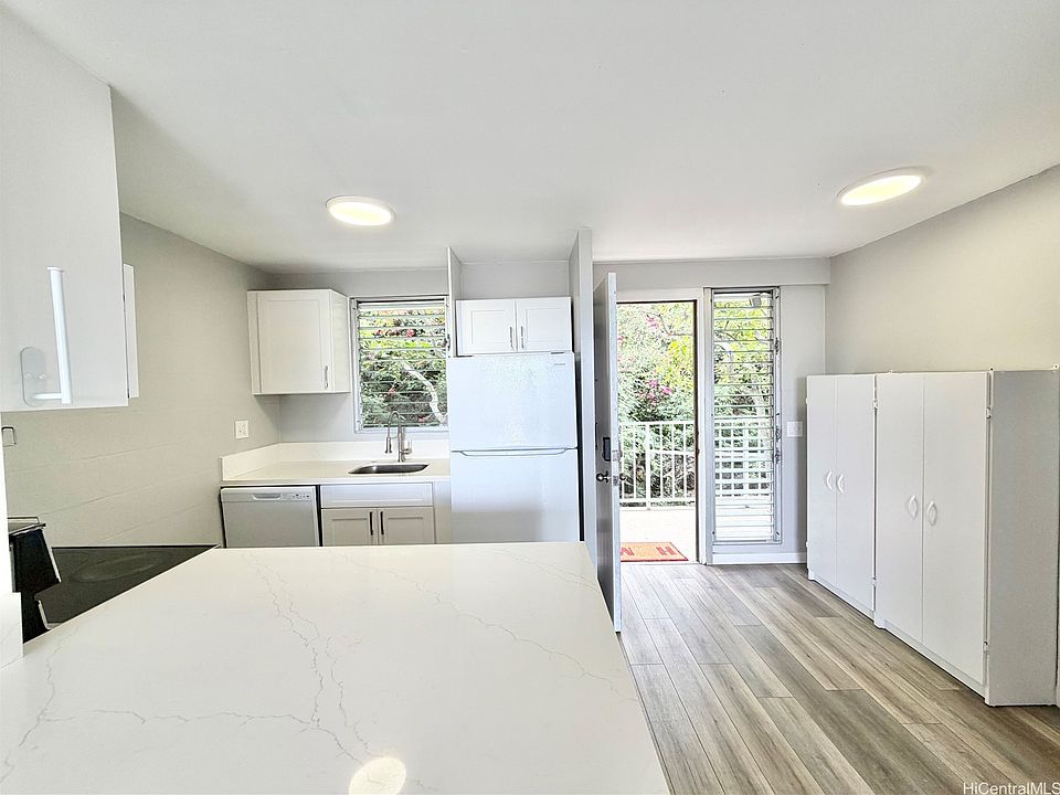 1st image of 4970 Kilauea Ave APT 405