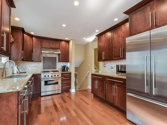 2nd image of 227 Kenloch Ave