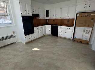 98 Broughton Ave #1, Bloomfield, NJ