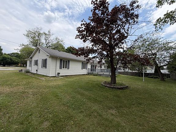 5th image of 229 Quinn Ave