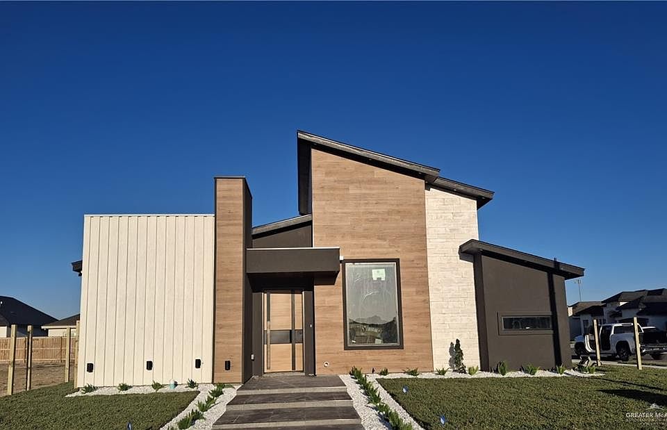 1st image of 2513 N Piedra Ave