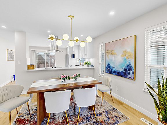 3rd image of 3055 Rothbury Pl