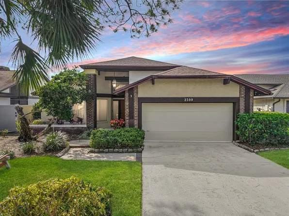 2309 Walden Pl N, Plant City, FL 33566