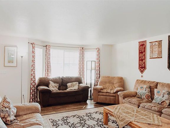 3rd image of 5412 Montague Ln