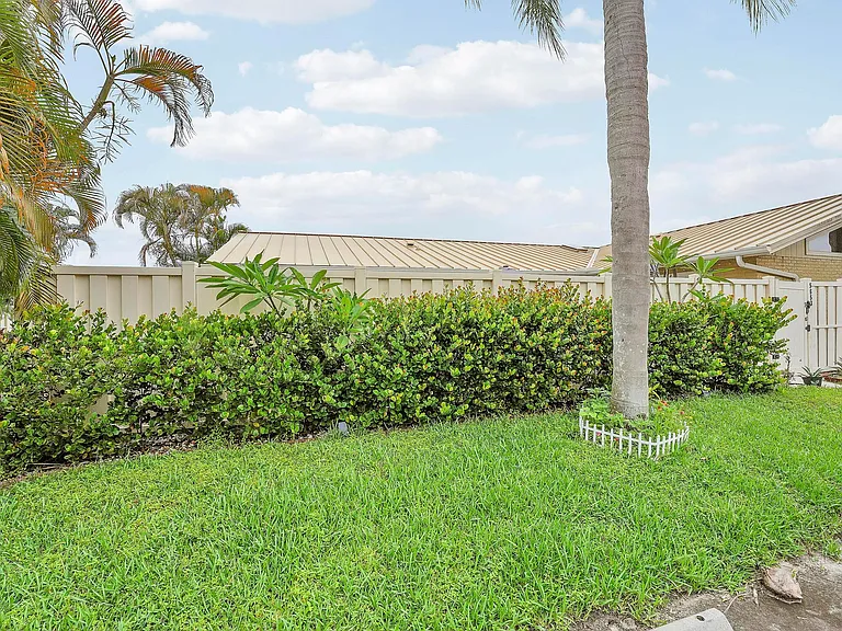 5653 Golden Eagle Cir — Photo 25