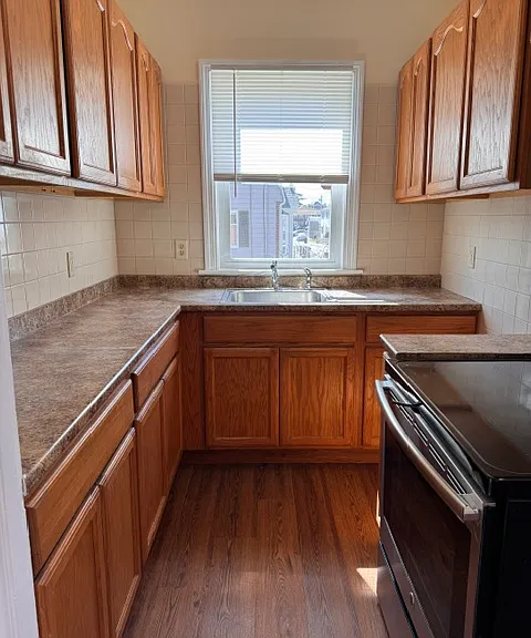 33 Potter St #31 — Photo 4