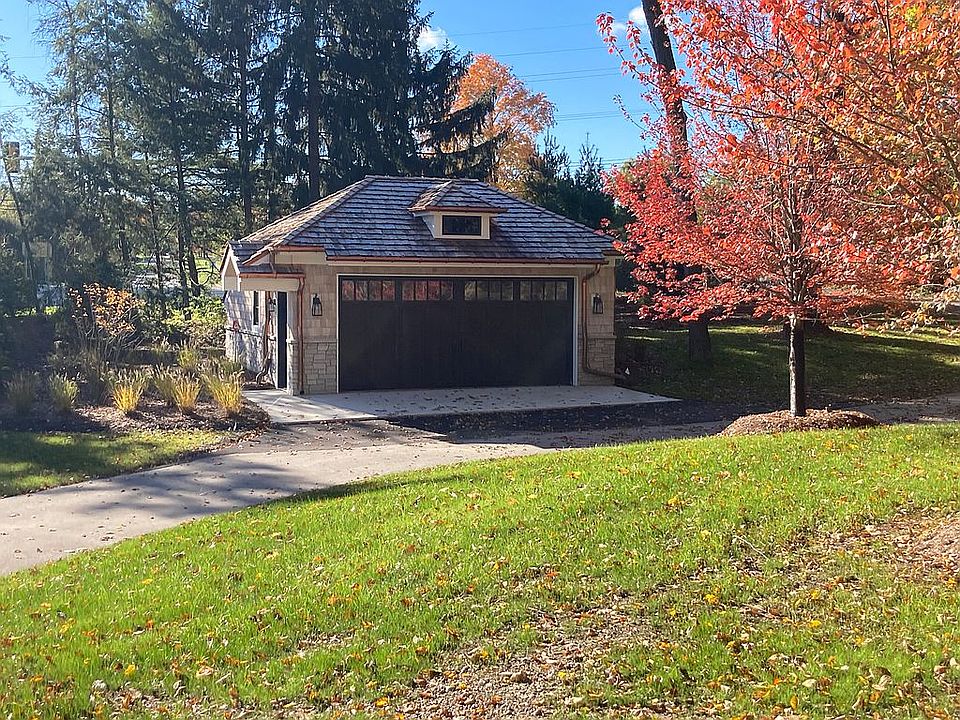 2nd image of 1590 W Long Lake Rd