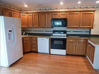 4th image of 1054 6th St