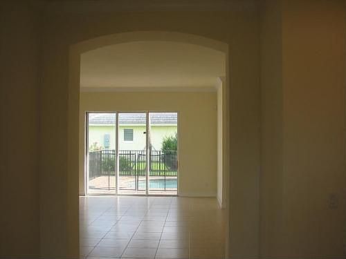 4th image of 5908 Brae Burn Cir