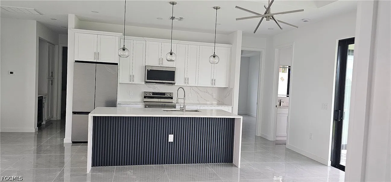 3 bed, 2.5 bath, 1532 sqft, $2,200 — Photo 2