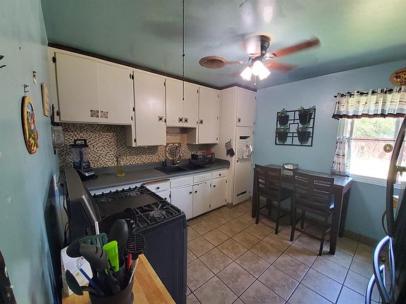 5th image of 3279 E Floradora Ave