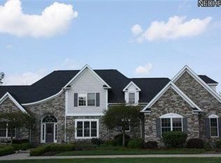 5510 N Woods Ln, Solon, OH 44139