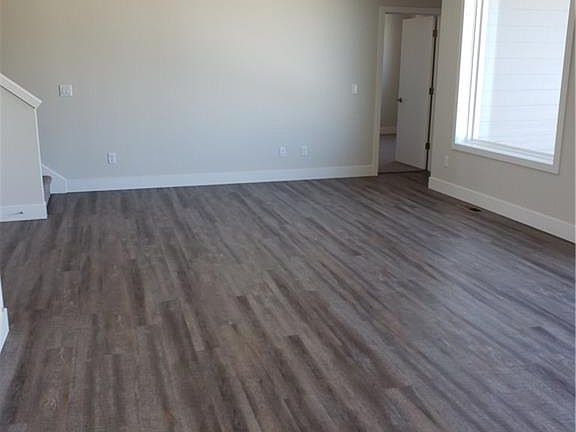 4th image of 1122 Daylight Ln