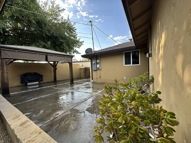6200 Claussen Way — Photo 6