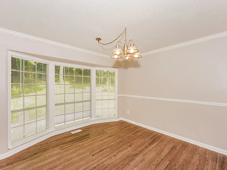 5839 Brenda Dr — Photo 6